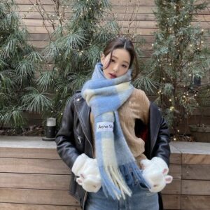 아크네 모헤어 체크 스카프